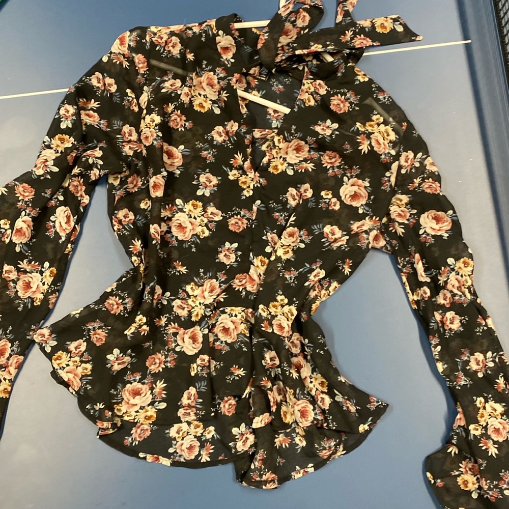 size medium black floral sheer long sleeve top